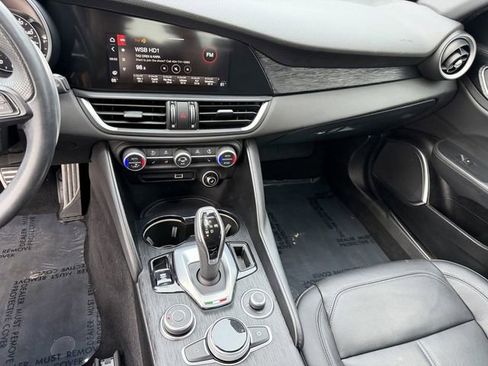 Used 2023 Alfa Romeo Giulia Sprint RWD image 17