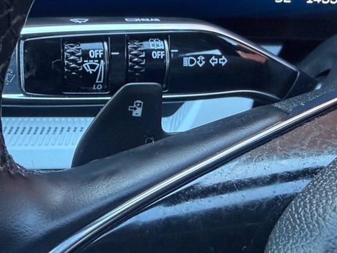 Used 2025 Cadillac Optiq Luxury 2 w/ LPO, Floor Liner Package AWD/4WD image 17