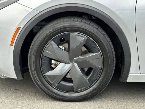 Used 2023 Toyota Prius LE image 11