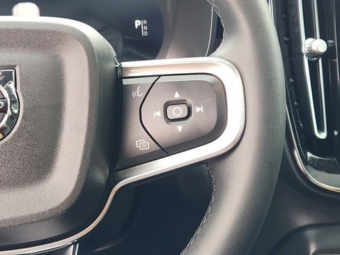 Used 2023 Volvo XC40 Recharge Ultimate image 29