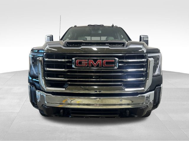 Used 2025 GMC Sierra 3500 SLT w/ SLT Premium Package AWD/4WD image 8