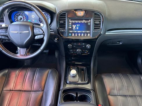 Used 2019 Chrysler 300 S RWD image 10