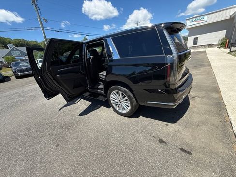 Used 2026 Cadillac Escalade Luxury AWD/4WD image 93