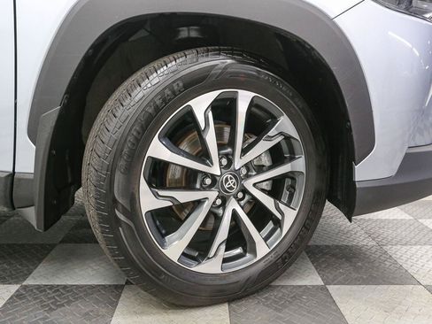 Used 2023 Toyota Corolla Cross XLE w/ Convenience Package AWD/4WD image 16