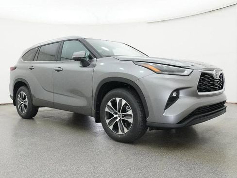 New 2026 Toyota Highlander XLE image 29