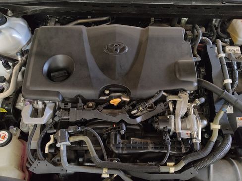 Used 2019 Toyota Camry LE FWD image 30