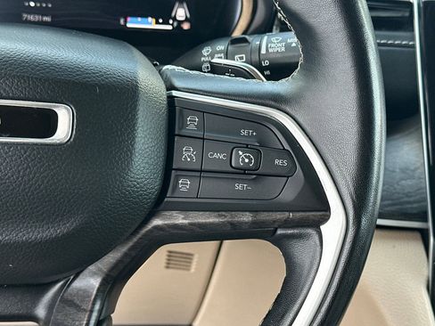 Used 2022 Jeep Grand Cherokee Limited w/ Luxury Tech Group II RWD image 34