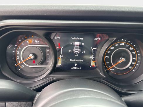 Used 2024 Jeep Wrangler Unlimited Rubicon w/ Technology Group AWD/4WD image 26