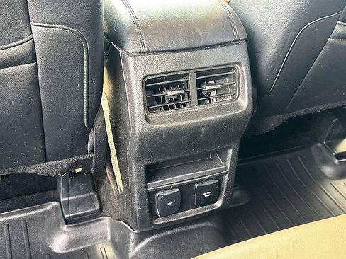 Used 2019 Ford Edge SEL w/ Equipment Group 201A FWD image 11