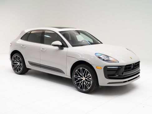 New 2026 Porsche Macan image 7