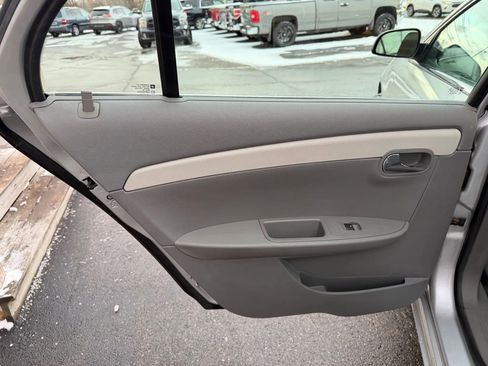 Used 2011 Chevrolet Malibu LS image 7