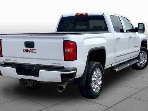 Used 2019 GMC Sierra 2500 Denali w/ Duramax Plus Package AWD/4WD image 13