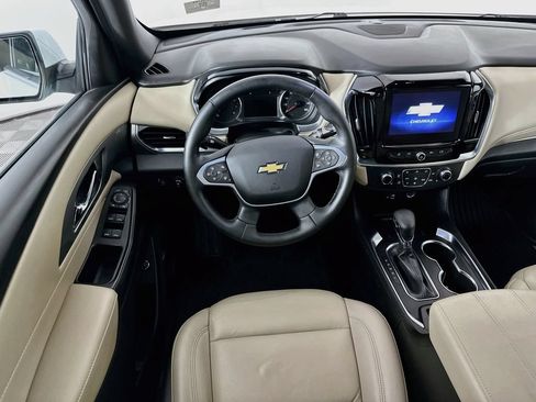Used 2023 Chevrolet Traverse LT w/ LT Premium Package AWD/4WD image 31