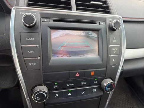 Used 2016 Toyota Camry SE w/ Moonroof Package FWD image 5