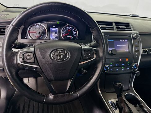 Used 2016 Toyota Camry SE image 11