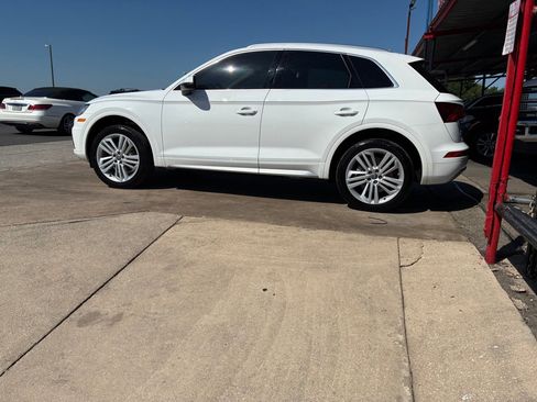 Used 2018 Audi Q5 2.0T Premium Plus w/ Premium Plus Package AWD/4WD image 7