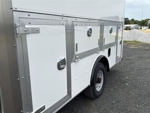 New 2027 Ford E-350 and Econoline 350 Super Duty w/ Power Equipment Group RWD image 30