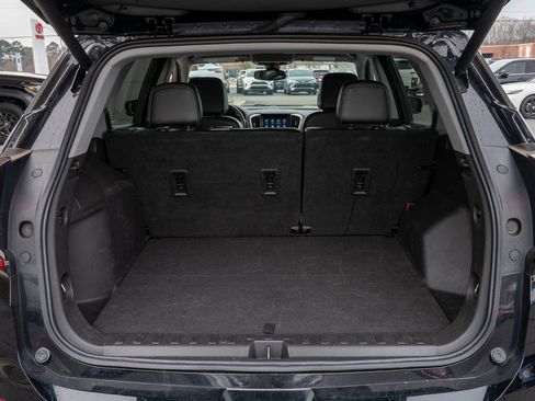 Used 2022 GMC Terrain SLT w/ Tech Package image 5