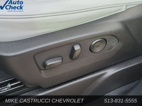 Used 2025 Chevrolet Suburban Premier AWD/4WD image 25