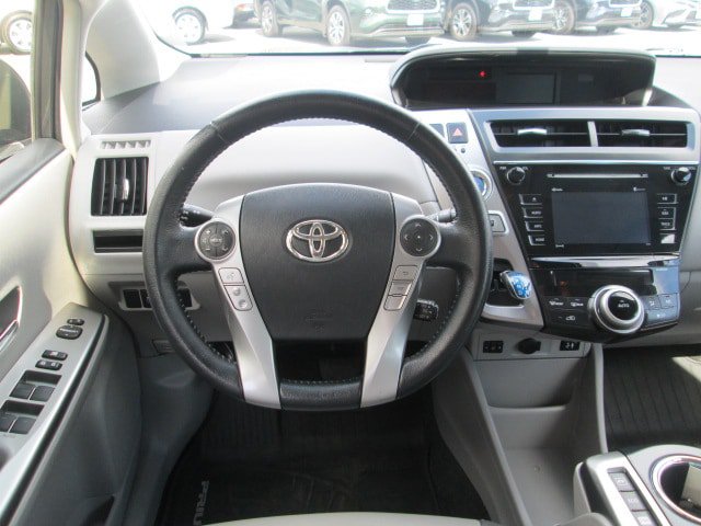 Used 2017 Toyota Prius V Four FWD image 15