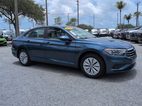 Used 2019 Volkswagen Jetta S w/ Driver Assistance Package FWD image 2
