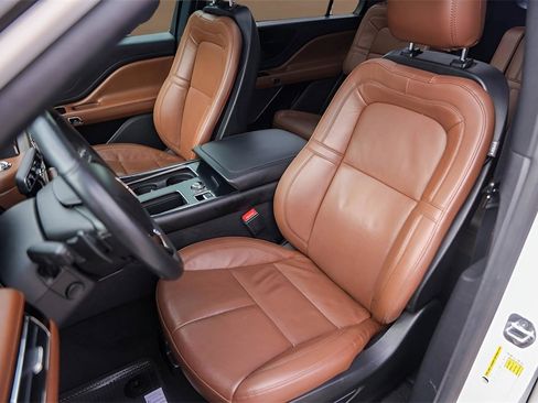 Used 2022 Lincoln Aviator Reserve w/ Equipment Group 201A image 7