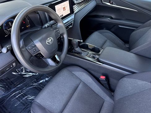 Used 2025 Toyota Camry LE FWD image 12