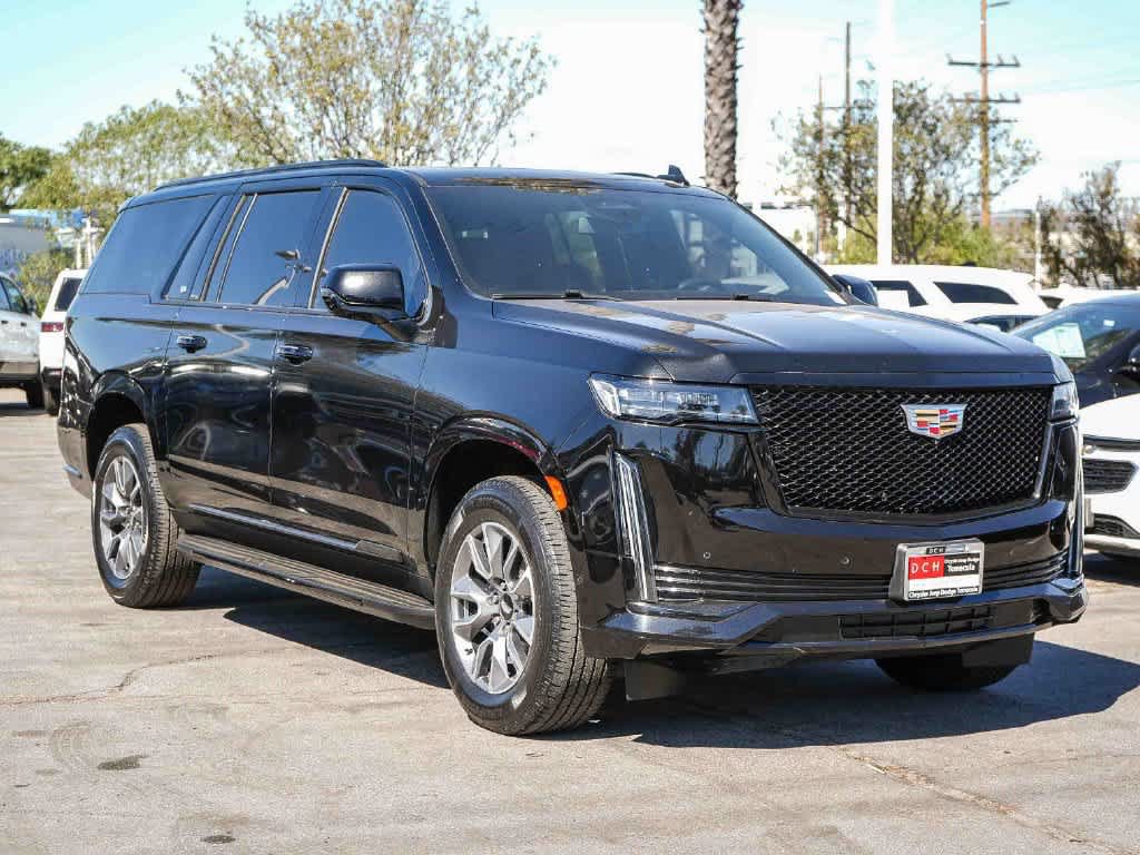 Used 2024 Cadillac Escalade ESV Sport AWD/4WD image 3