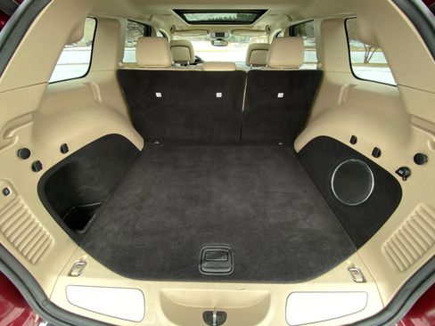 Used 2018 Jeep Grand Cherokee Limited w/ Luxury Group II image 22