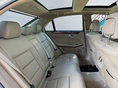 Used 2010 Mercedes-Benz E 350 4MATIC Sedan image 22