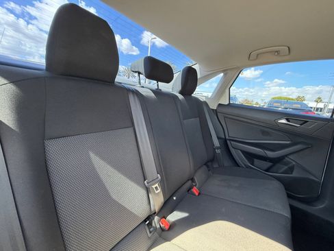 Used 2019 Volkswagen Jetta S image 17