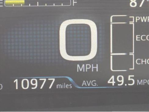 Used 2021 Toyota Prius XLE image 17