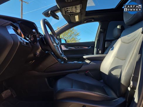 Used 2025 Cadillac XT5 Premium Luxury image 16