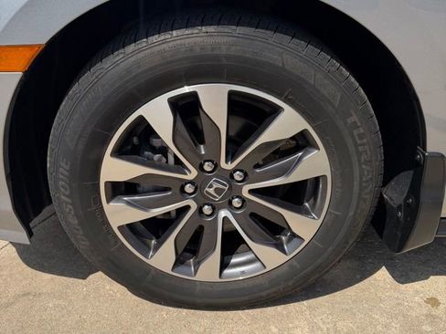 Used 2023 Honda Odyssey EX-L image 9