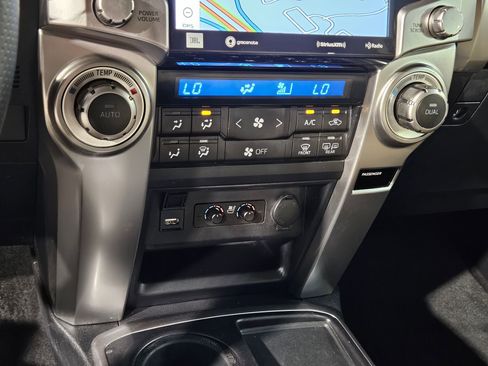 Used 2021 Toyota 4Runner Limited RWD image 32
