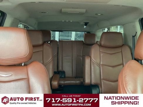 Used 2019 Cadillac Escalade ESV Premium Luxury w/ LPO, Radiant Package AWD/4WD image 25