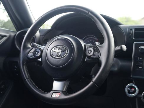 Used 2024 Toyota GR86 Premium RWD image 7