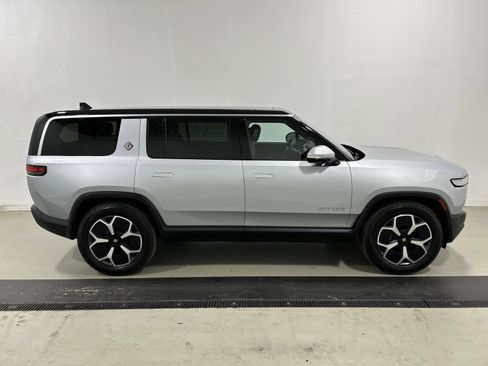 Used 2024 Rivian R1S Adventure AWD/4WD image 6