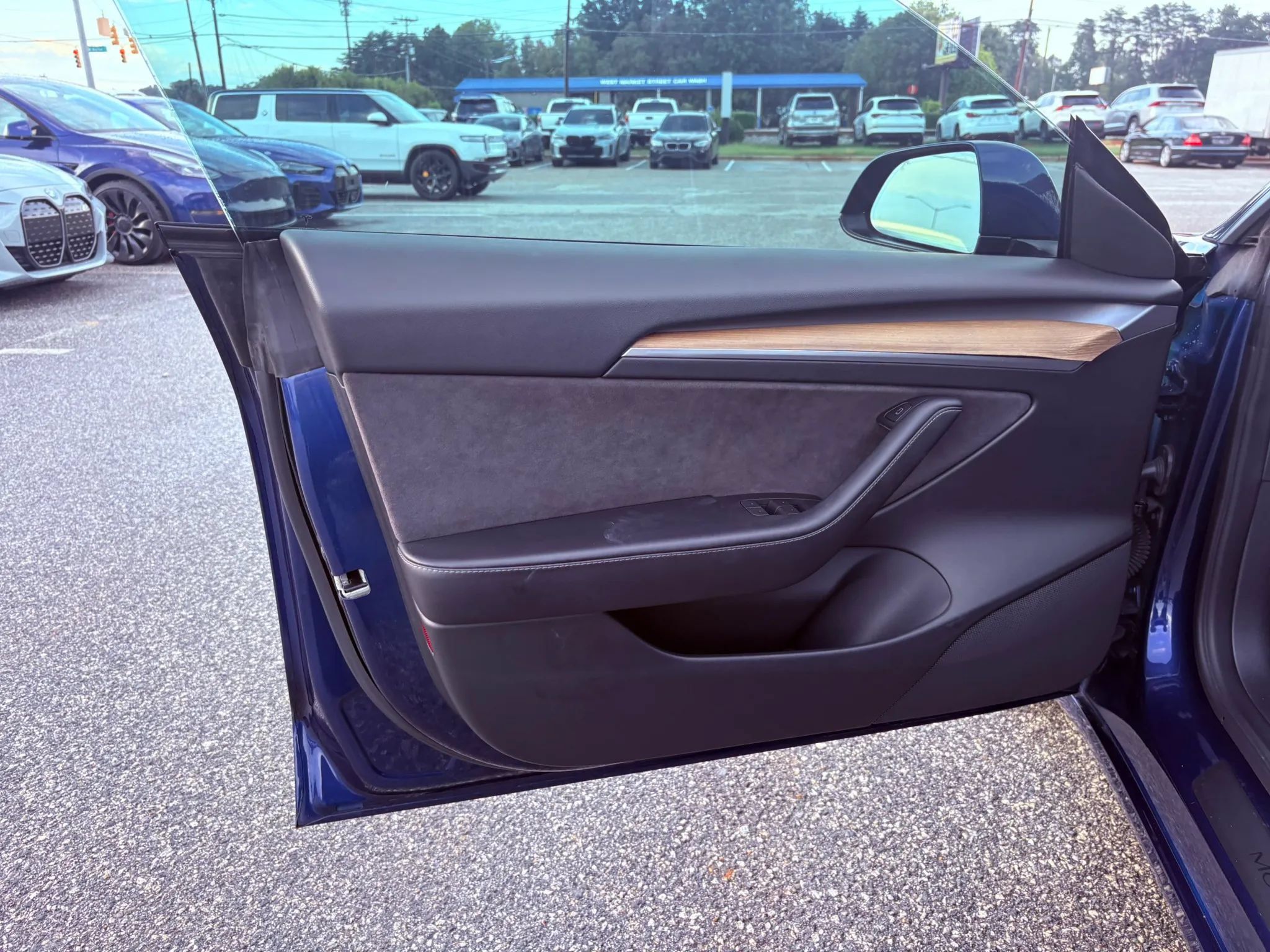 Used 2022 Tesla Model 3 Long Range AWD/4WD image 9