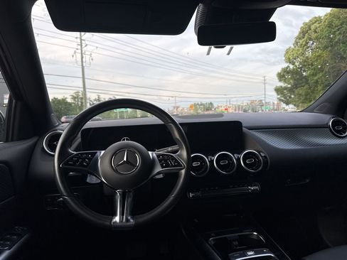 Used 2025 Mercedes-Benz GLA 250 image 18