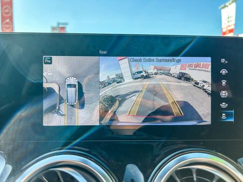 Used 2023 Mercedes-Benz GLB 250 image 21