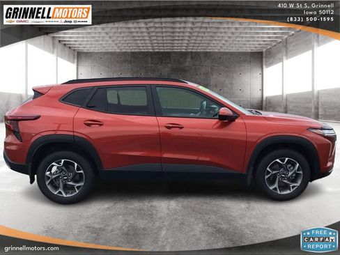 Used 2024 Chevrolet Trax LT w/ Driver Confidence Package FWD image 4