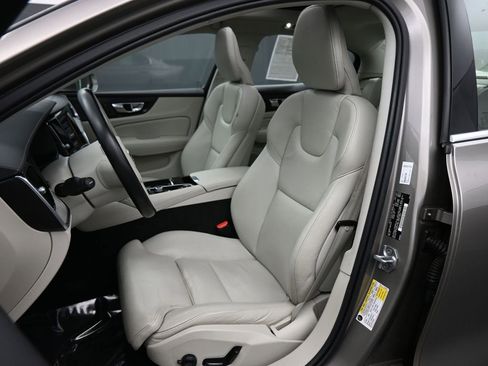 Used 2021 Volvo S60 T8 Inscription w/ Climate Package image 16