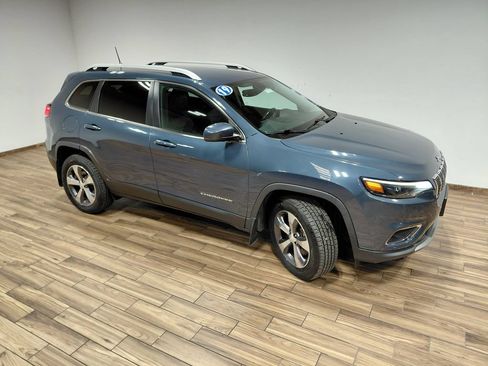 Used 2019 Jeep Cherokee Limited AWD/4WD image 15