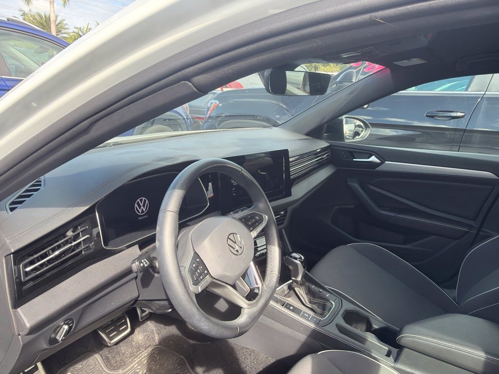 Used 2025 Volkswagen Jetta Sport FWD image 11