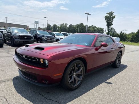 Used 2018 Dodge Challenger SXT Plus RWD image 6