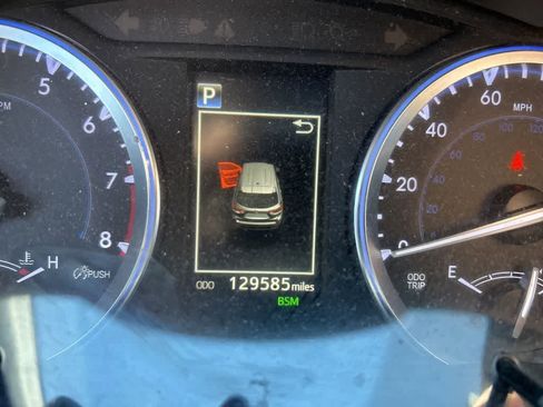 Used 2017 Toyota Highlander XLE image 24