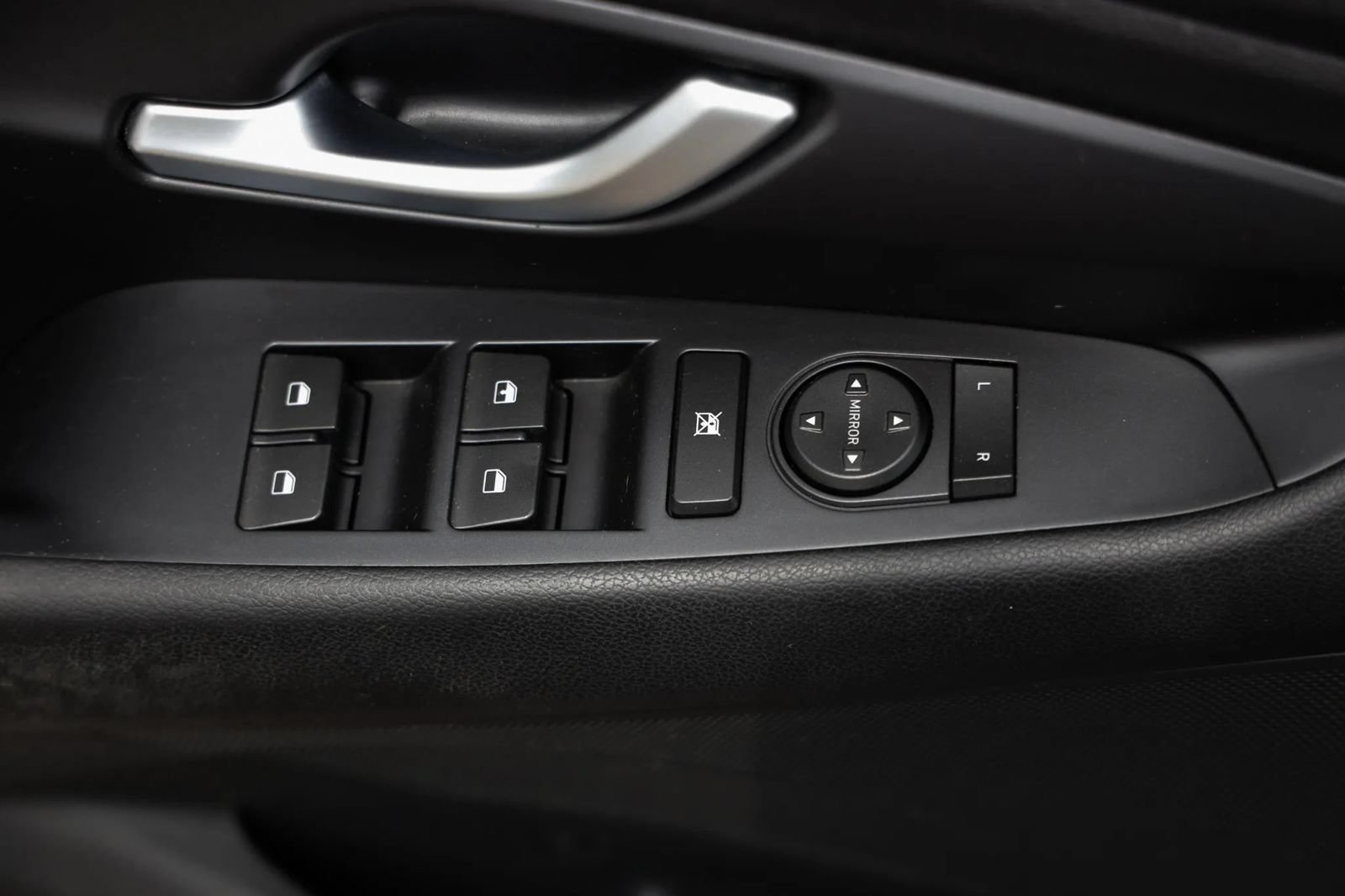 Used 2018 Hyundai Elantra GT FWD image 39