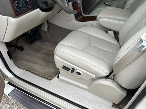 Used 2005 Cadillac Escalade AWD image 13