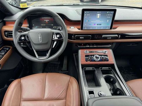 Used 2023 Lincoln Aviator Reserve w/ Elements Package Plus image 16